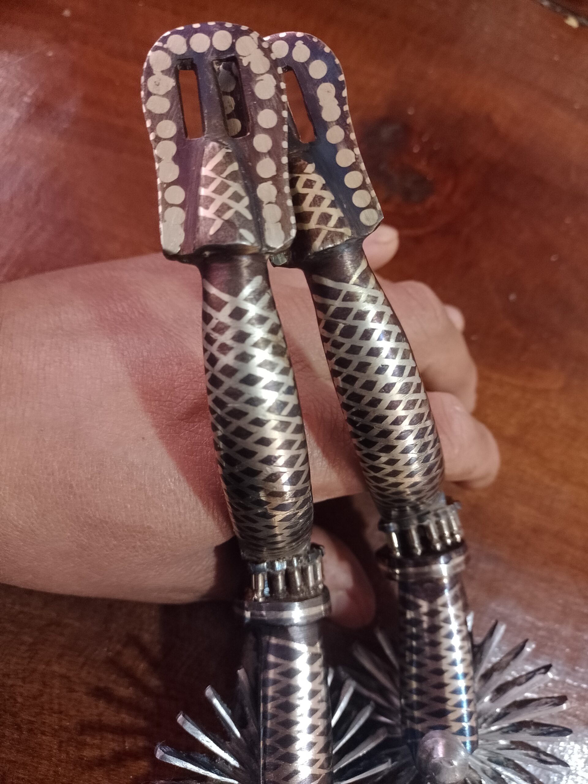 ESPUELAS CHAPEADAS